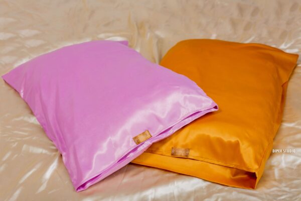 Mediatheque Pearl and Aya (2) Taie d'Oreiller en Satin – 50x70 cm