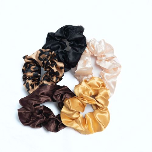 0E399C0C-FB69-4B51-9CB2-29A571757F8C-scaled Grand Chouchou en Satin